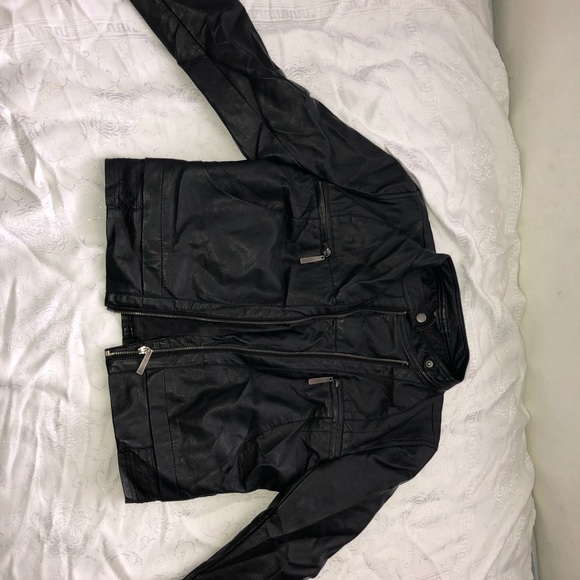 leather jacket - Picture 2 of 4